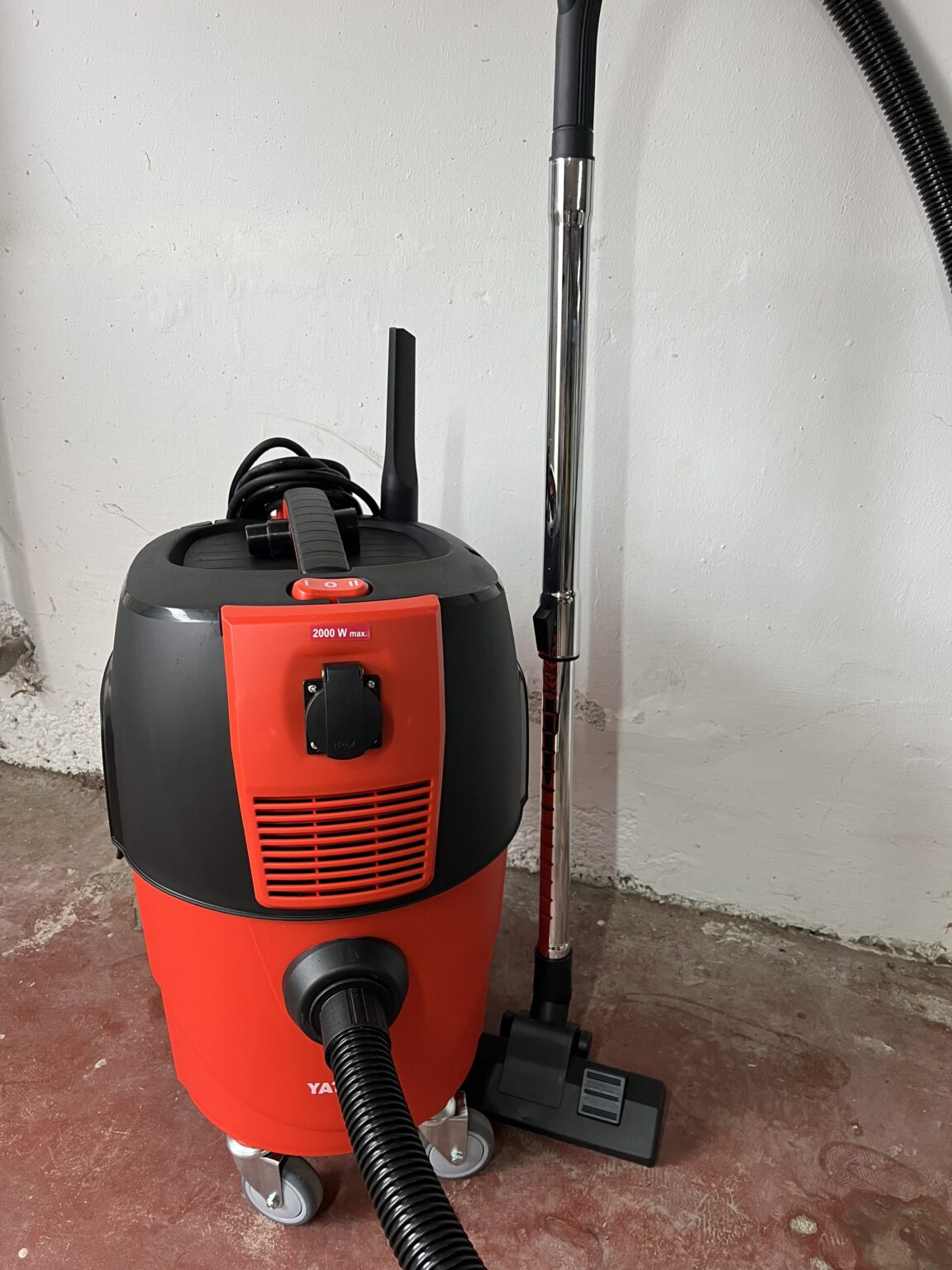 Porszívó, 1600w, öntisztítós